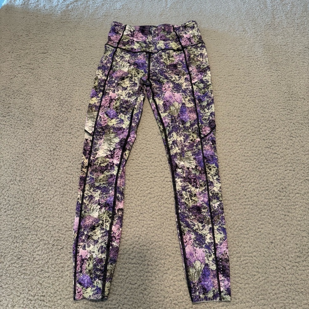 Lululemon Fast Free 7/8 Tight II Nulux 25 Size 6 Vivid Vision Multi Blk Running